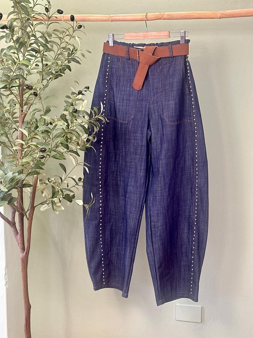 Elegant and luxury Italian collection jeans barrel pants